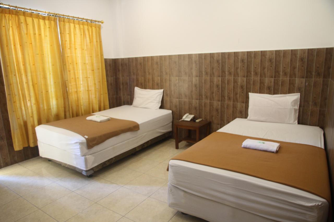 Puri Senggigi Hotel マンシット エクステリア 写真
